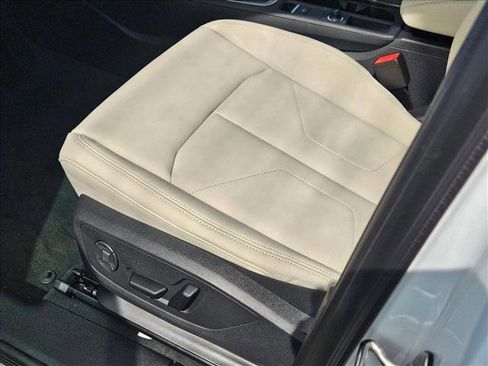 New 2025 Audi Q3 2.0T Premium w/ Convenience Package image 4