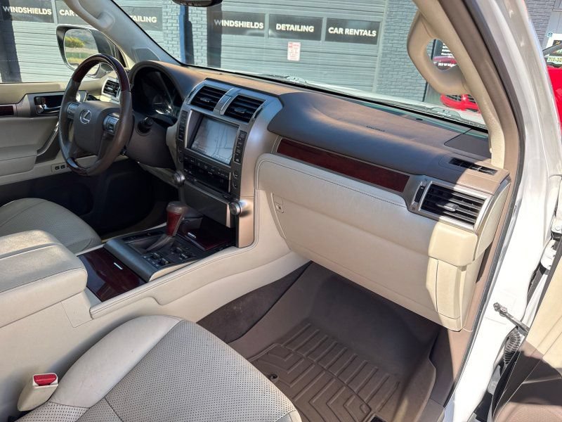 Used 2013 Lexus GX 460 Premium AWD/4WD image 23