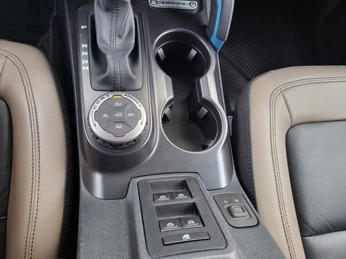 Used 2024 Ford Bronco Wildtrak AWD/4WD image 23