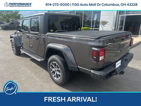 Used 2024 Jeep Gladiator Sport image 7