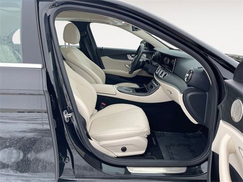 Used 2023 Mercedes-Benz E 350 4MATIC Sedan image 15