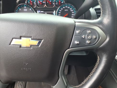 Used 2019 Chevrolet Suburban Premier image 32