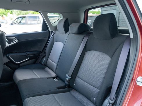 Used 2021 Kia Soul LX FWD image 18