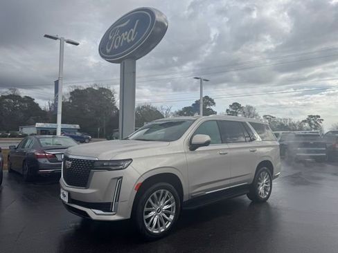 Used 2023 Cadillac Escalade Premium Luxury image 1