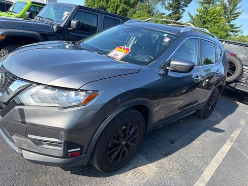Used 2020 Nissan Rogue SV AWD/4WD image 3