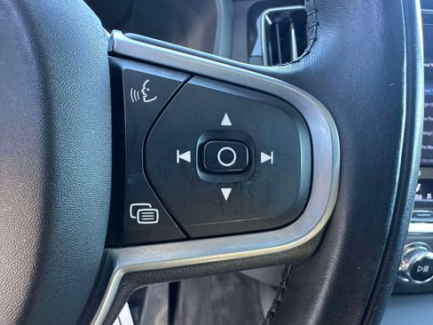 Used 2022 Volvo S60 B5 Momentum w/ Premium Package image 16