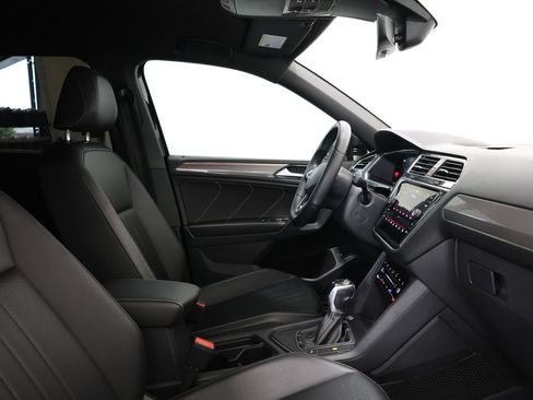 Used 2022 Volkswagen Tiguan SE R-Line FWD image 21