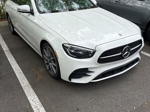Used 2022 Mercedes-Benz E 350 Sedan image 5