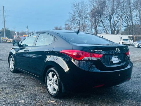 Used 2013 Hyundai Elantra GLS w/ Preferred Pkg image 3