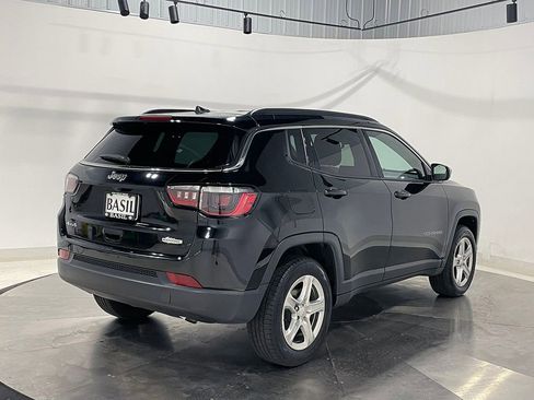 Used 2024 Jeep Compass Latitude AWD/4WD image 11