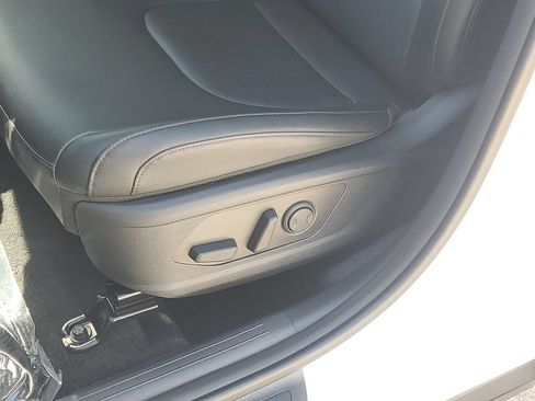 Used 2025 Kia Sportage EX FWD image 24