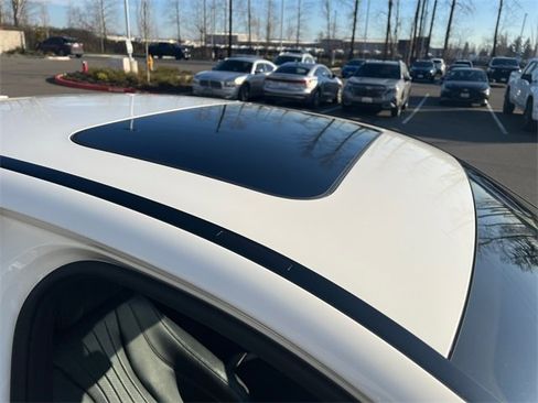 Used 2017 Mercedes-Benz E 300 4MATIC image 16