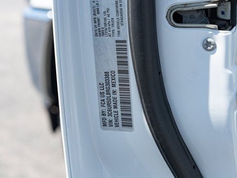 Certified 2024 RAM 2500 Big Horn AWD/4WD image 9