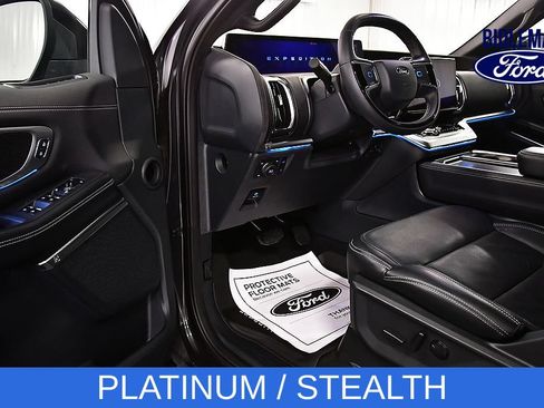 Used 2025 Ford Expedition Platinum w/ Stealth Appearance Package AWD/4WD image 16