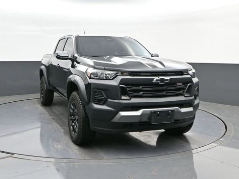Used 2025 Chevrolet Colorado Trail Boss image 21