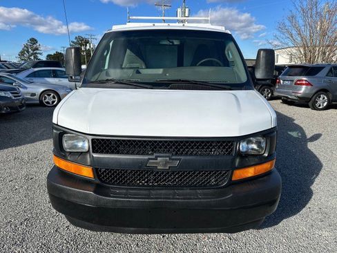 Used 2017 Chevrolet Express 3500 image 4