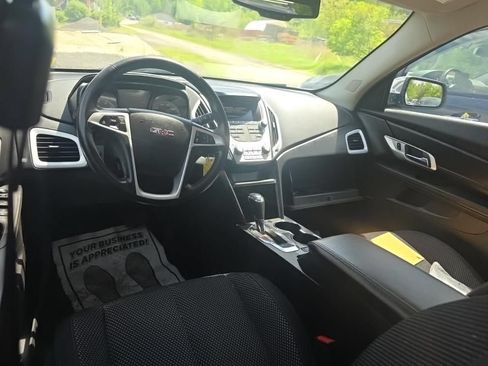 Used 2017 GMC Terrain SLE w/ Chrome Package FWD image 8