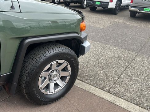 Used 2014 Toyota FJ Cruiser 4WD w/ Convenience Package image 24