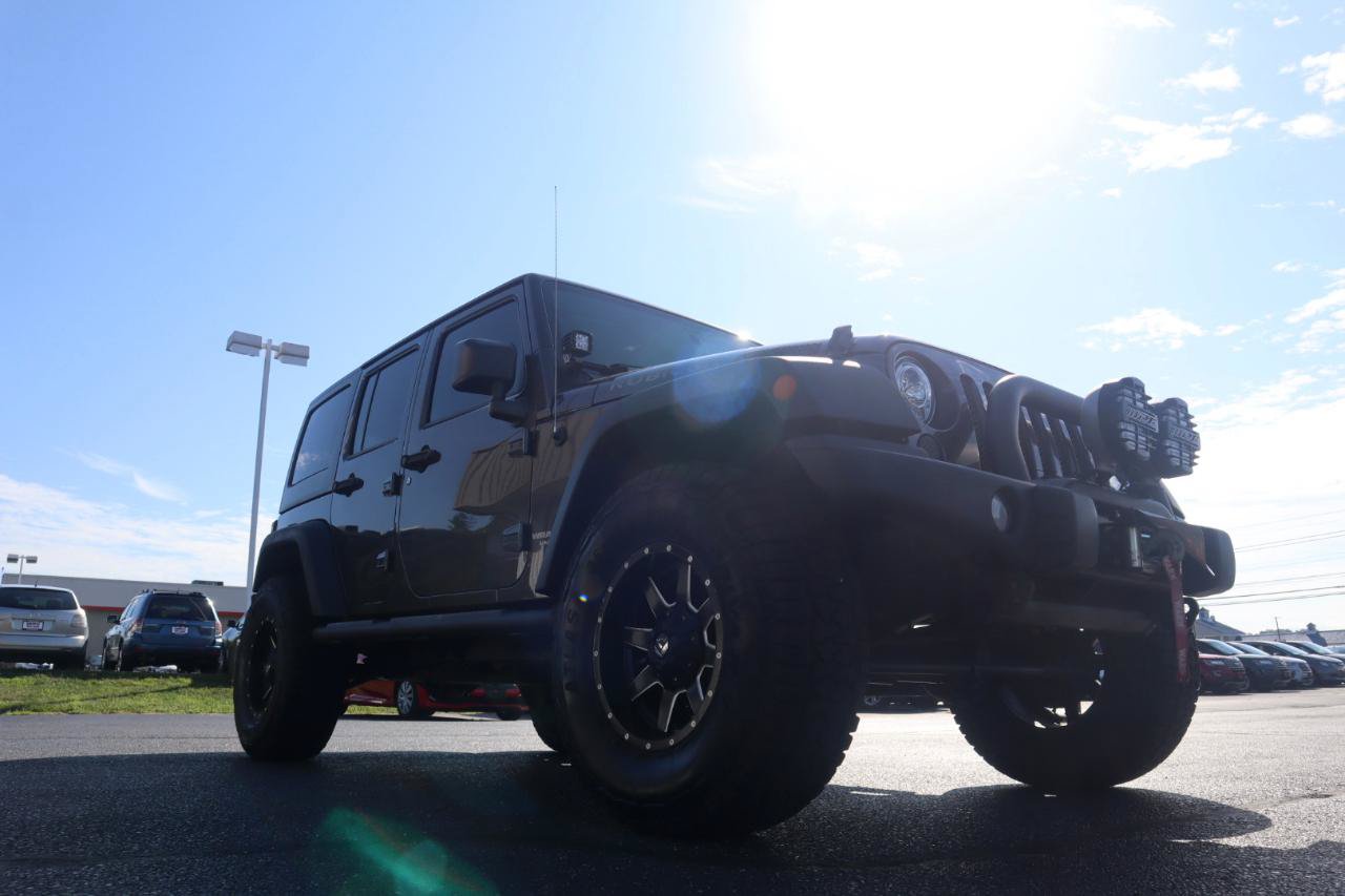 Used 2017 Jeep Wrangler Unlimited Rubicon w/ Cold Weather Group AWD/4WD image 25