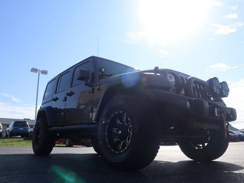 Used 2017 Jeep Wrangler Unlimited Rubicon w/ Cold Weather Group AWD/4WD image 25