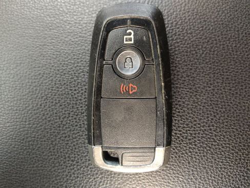 Used 2018 Ford Explorer XLT FWD image 32