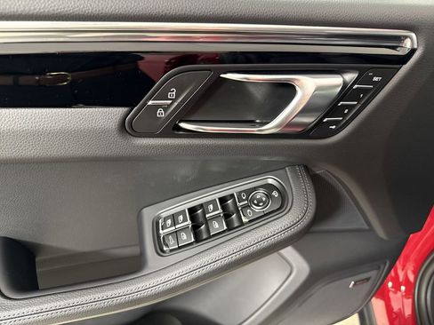 New 2026 Porsche Macan image 34
