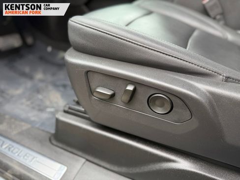 Used 2025 Chevrolet Suburban Z71 AWD/4WD image 34