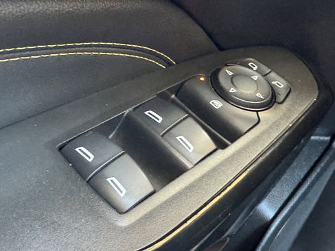 Used 2024 Chevrolet Trax LT w/ LT Convenience Package FWD image 22