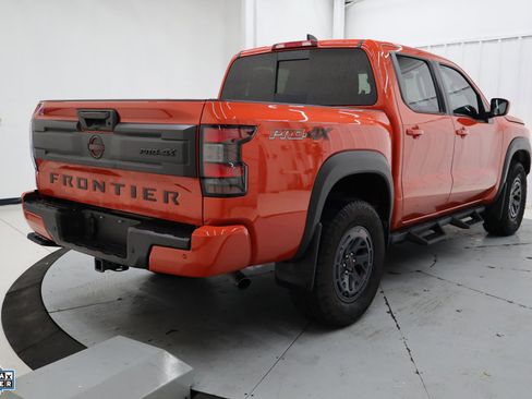 Used 2025 Nissan Frontier PRO-4X w/ Black Accent Package image 4