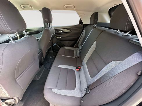 Used 2024 Chevrolet TrailBlazer LT w/ LT Cold Weather Package FWD image 30