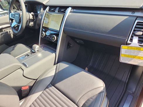 New 2026 Land Rover Discovery Limited Edition AWD/4WD image 28
