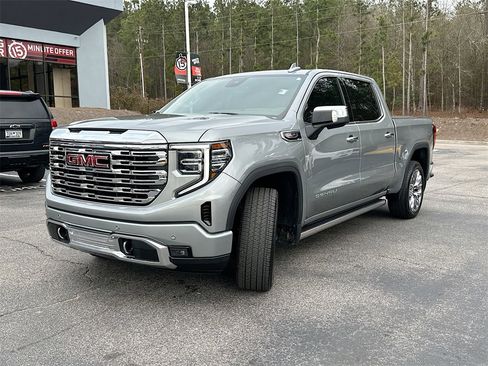 Used 2025 GMC Sierra 1500 Denali image 2