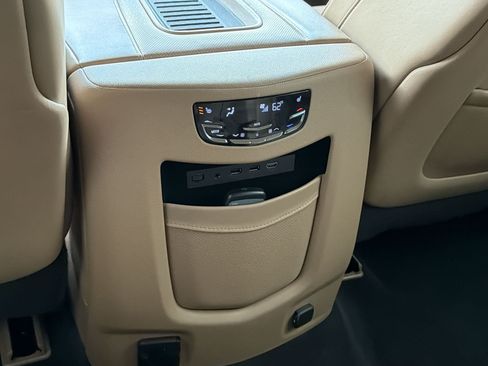 Used 2018 Cadillac Escalade Platinum AWD/4WD image 37