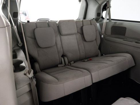 Used 2018 Dodge Grand Caravan SE w/ UConnect Hands-Free Group FWD image 33
