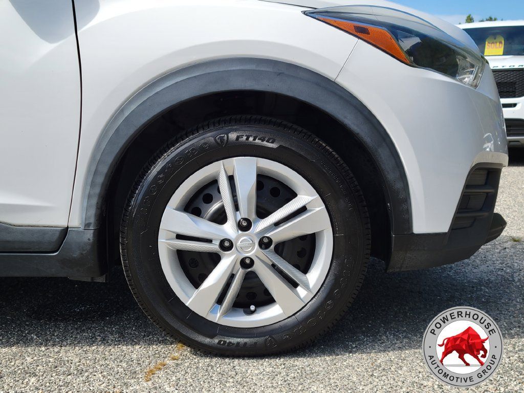 Used 2020 Nissan Kicks S FWD image 12