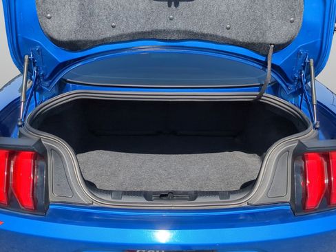 Used 2018 Ford Mustang Coupe RWD image 31