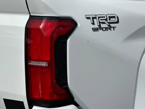 Used 2024 Toyota Tacoma TRD Sport AWD/4WD image 25