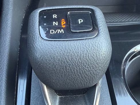 Used 2024 Nissan Rogue S FWD image 22