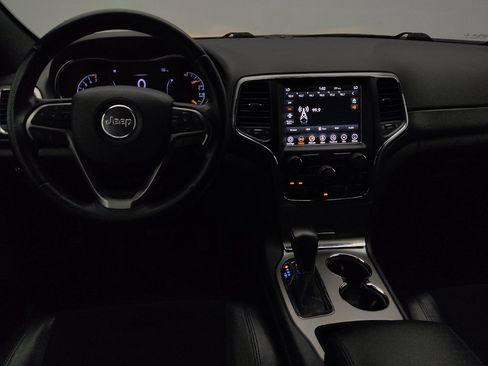 Used 2018 Jeep Grand Cherokee Laredo RWD image 22