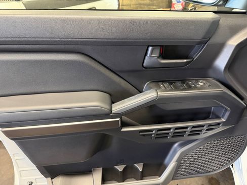 Used 2025 Toyota 4Runner SR5 image 36