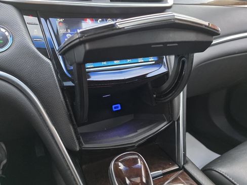 Used 2013 Cadillac XTS Luxury image 30