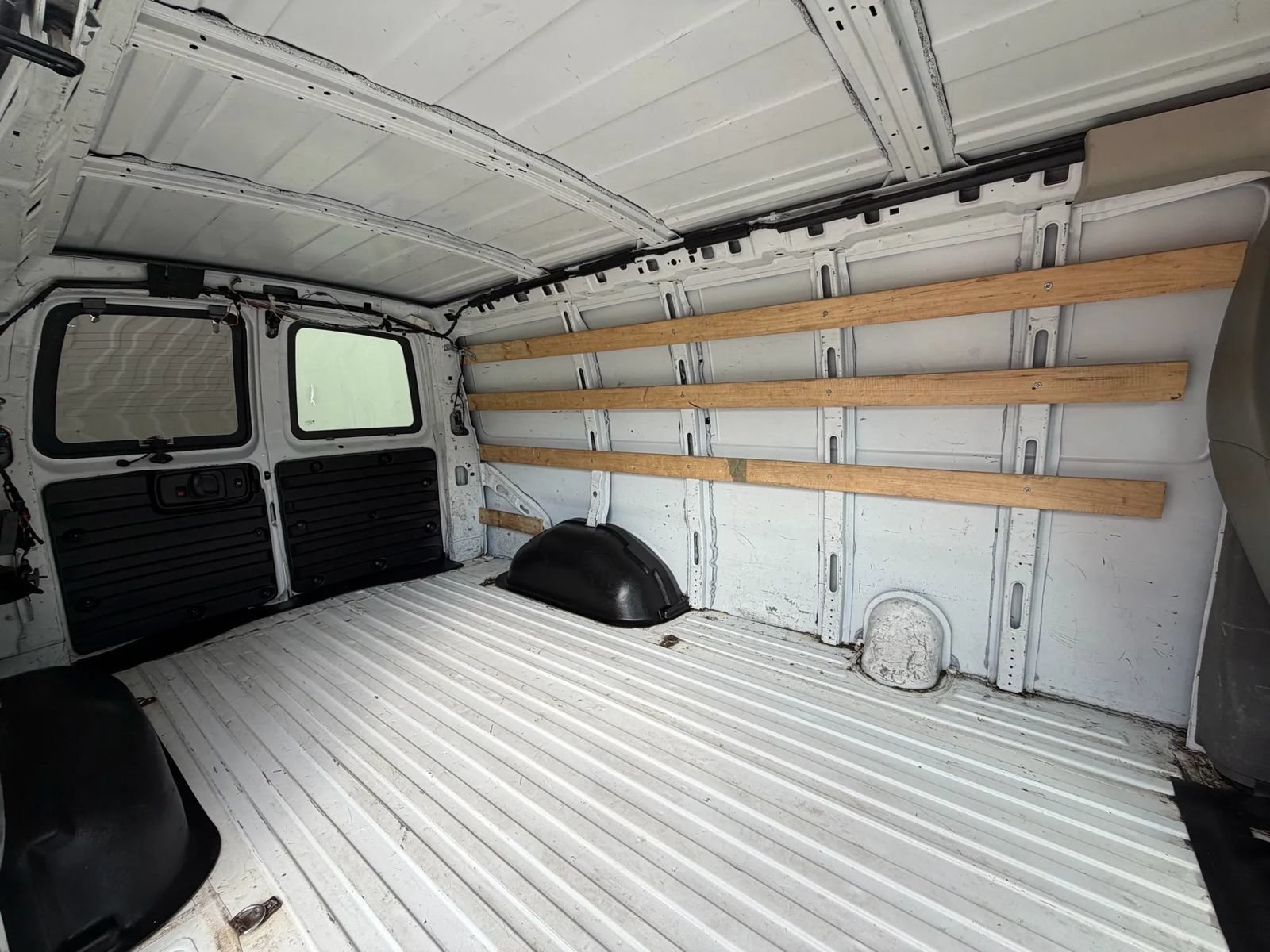 Used 2019 GMC Savana 2500 w/ Driver Convenience Package RWD image 14