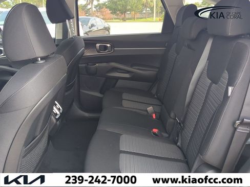 New 2025 Kia Sorento LX image 13
