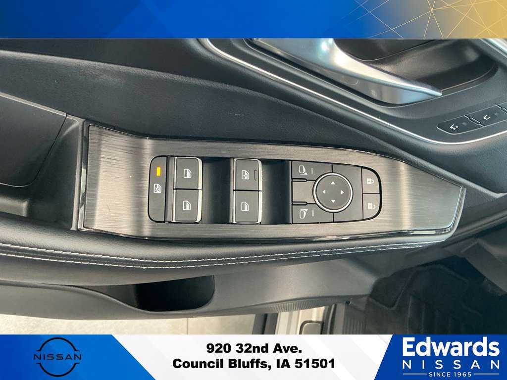 Used 2025 Nissan Rogue Platinum w/ Tech Package AWD/4WD image 22