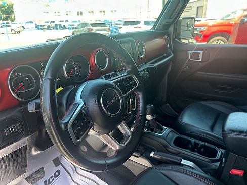 Used 2018 Jeep Wrangler Unlimited Rubicon AWD/4WD image 11