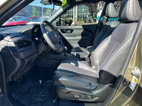 Used 2025 Subaru Forester Limited AWD/4WD image 12