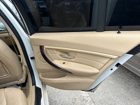 Used 2014 BMW 320i Sedan image 5