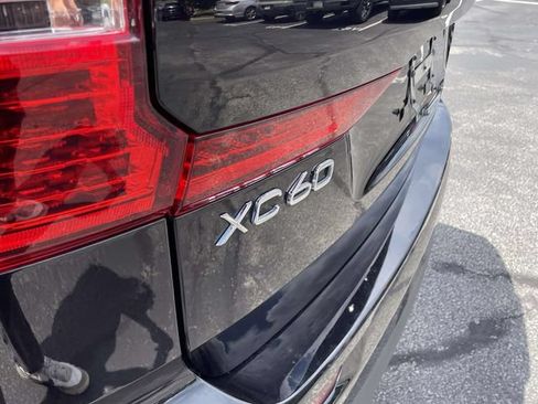 Used 2019 Volvo XC60 T6 Momentum w/ Multimedia Package AWD/4WD image 8