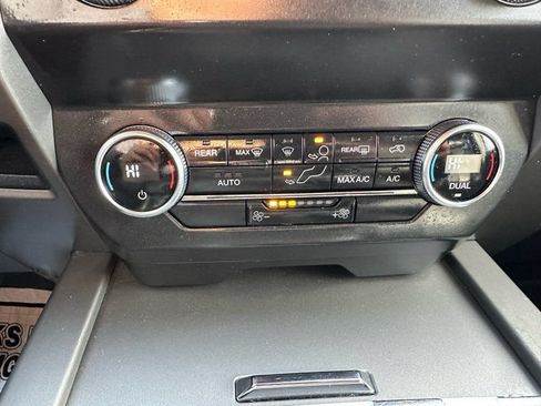 Used 2019 Ford Expedition Max XLT w/ Equipment Group 201A AWD/4WD image 19