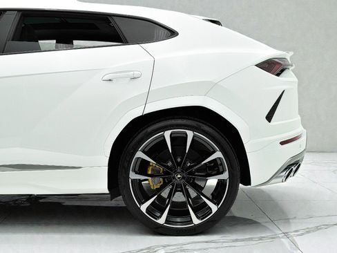 Used 2021 Lamborghini Urus image 15